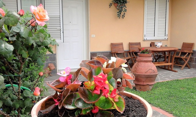 San Miniato Basso Apartment | Pet-Friendly Apartment with Ocean View near San Miniato
