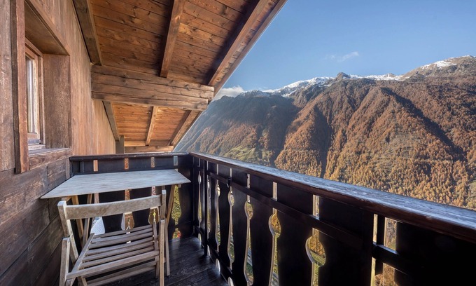 Senales Apartment | Scenic Apartment Edelweiss with Mountain Views and Balcony