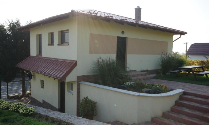 Vinicky Apartment | Budget-Friendly Apartment Vínny Dom - Rated 9.4/10!