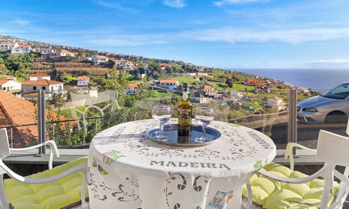 Estrela da Calheta Apartment | Vila Morning Sun: Oceanview Apartment with Private Terrace