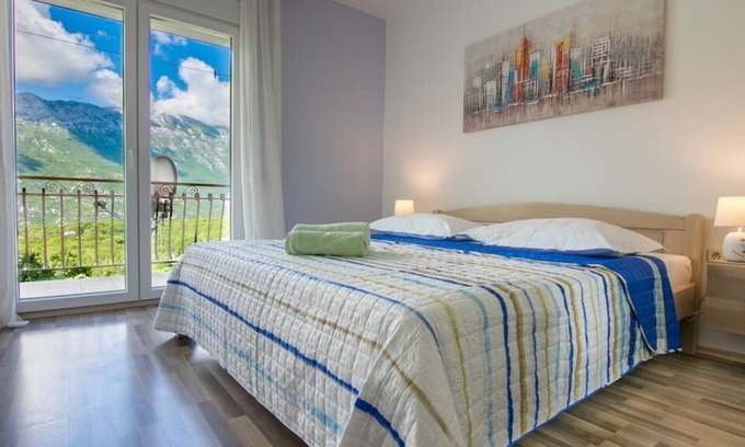 Zagvozd House | Cozy Apartment Vendi with Fully Equipped Kitchen