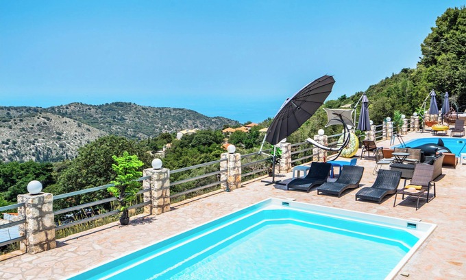 Chortata Apartment | Sea View Apartment 'Ventus Artemis' with Wi-Fi & Pool