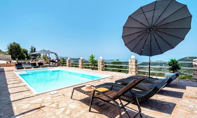 Chortata Apartment | Oceanfront Apartment 'Ventus Pandora' with Wi-Fi & Pool