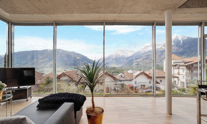 Schenna Apartment | Mountain View Apartment 'Villa Alvarium Eins' with Terrace