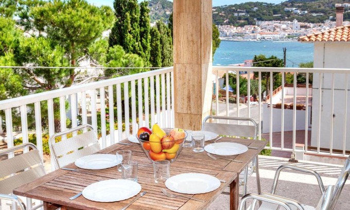 Port de la Selva Apartment | Oceanfront Apartment Villa Cordoba-2 for Family Getaways