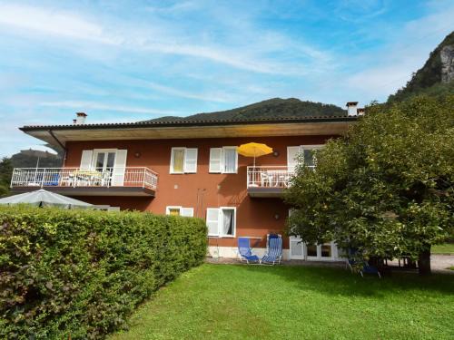 Vesta Apartment | Oceanfront Apartment Villa Laura: Pet-Friendly Retreat