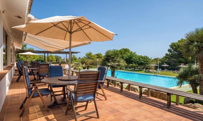 Coves Noves Apartment | Villa Orchidée: Oceanfront Retreat with Pool & Spa