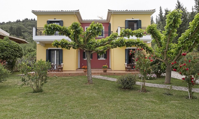 Spanochori Apartment | Cozy Apartment 'Villa Rita' with Ocean View & Garden Access