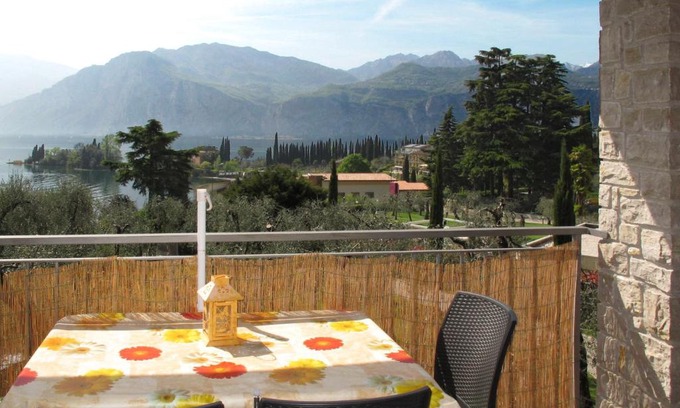 Val di Sogno Apartment | Oceanfront Apartment Villa Rizzardi-2: Pet Friendly Retreat