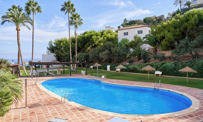 Salobrena Apartment | Villa Sol De La Molina: Oceanfront Retreat with Pool & Wi-Fi