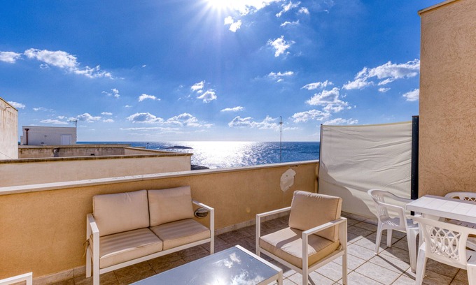 Torre San Giovanni Apartment | Oceanfront Apartment 'Villetta Fronte Mare' with Balcony
