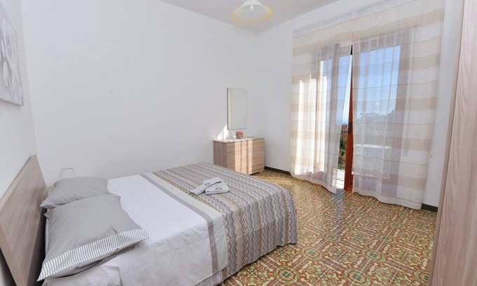 Bomerano Apartment | Apartment 'Vista Mare A Due Passi Dal Sentiero Degli Dei' with Sea View, Wi-Fi and Air Conditioning