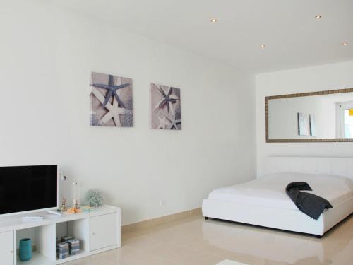 Locarno Apartment | Relax at Apartment Residenza Solemonte with Private Pool