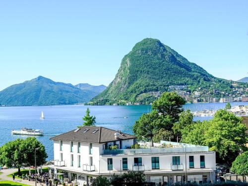 Lugano Apartment | Pet-Friendly Residenza Cassarate Lago: Oceanfront Retreat