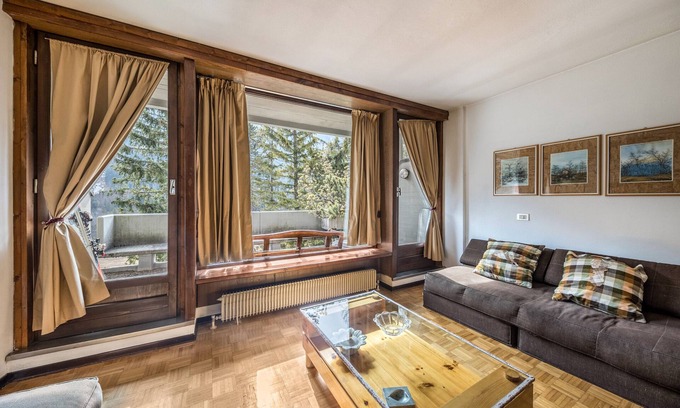 Mazzin Apartment | Modern Apartment 'Vista sulla Vallata' with Balcony & Wi-Fi