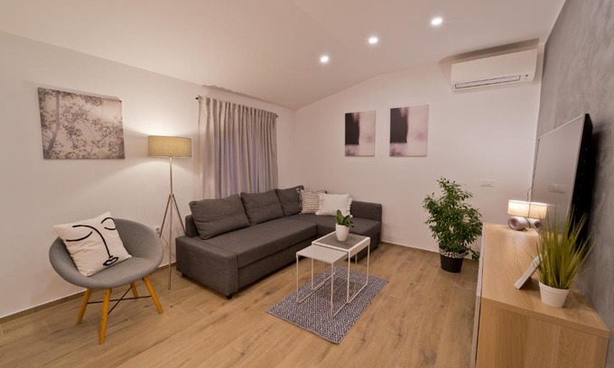 Gregovica Apartment | Family-Friendly Apartment Vita with Hot Tub & Perfect Rating