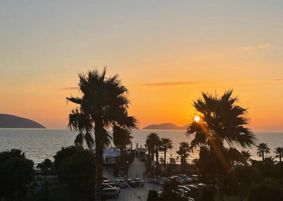 Vlore Apartment | Oceanfront Apartment Vlorida - Guest Rated 10/10