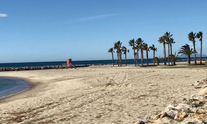 Cambrils Apartment | Oceanfront Apartment Voramar 33 with Spa & Kitchen Access