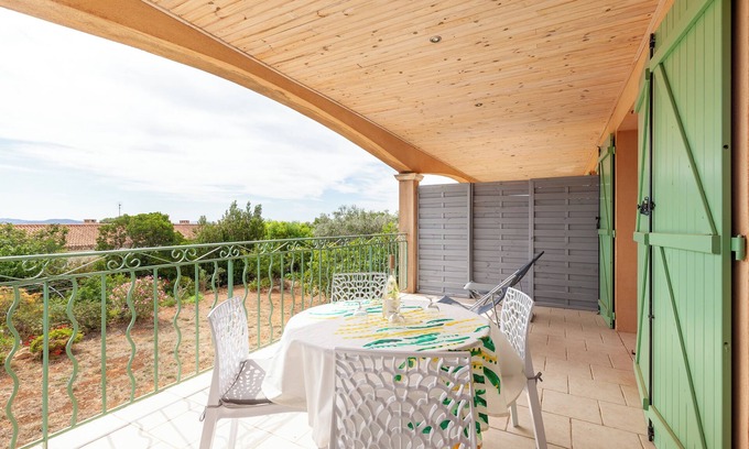 La Ciotat Apartment | Sea View Apartment 'Vue Mer' with Private Terrace & Wi-Fi