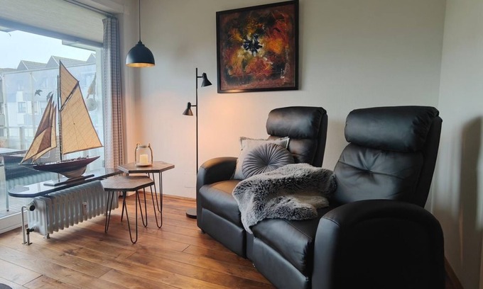 Wassersleben Apartment | Highly Rated Apartment Waaterkant with Family Kitchen Access