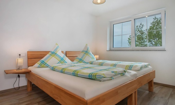 Waggershausen Apartment | Apartment 'Waldsuite' with Shared Terrace, Shared Garden and Wi-Fi