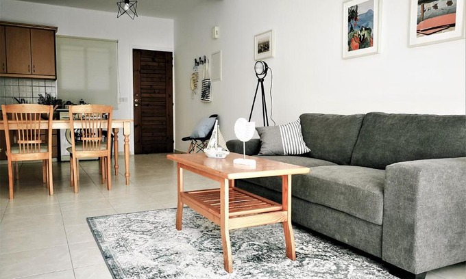 Universal Apartment | Poolside Retreat at Apartment Walnut103 - Guest Rated 9/10