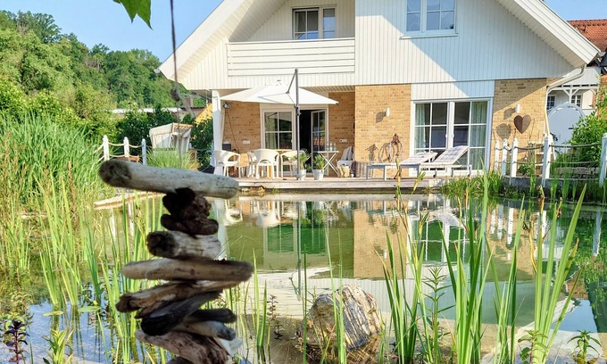 Neckarrems Apartment | Pet-Friendly Apartment Water Lily in Remseck - Rated 9.6/10