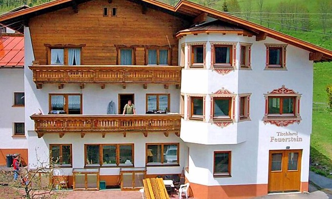 Pettneu am Arlberg Apartment | Pet-Friendly Apartment Werner with Lake View & Spa Amenities
