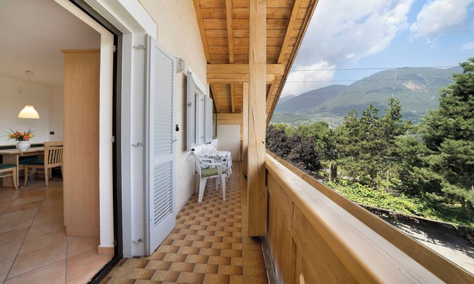 Lana Apartment | Beautiful Apartment "Weinsepphof 4" with Pool & Mountain View
