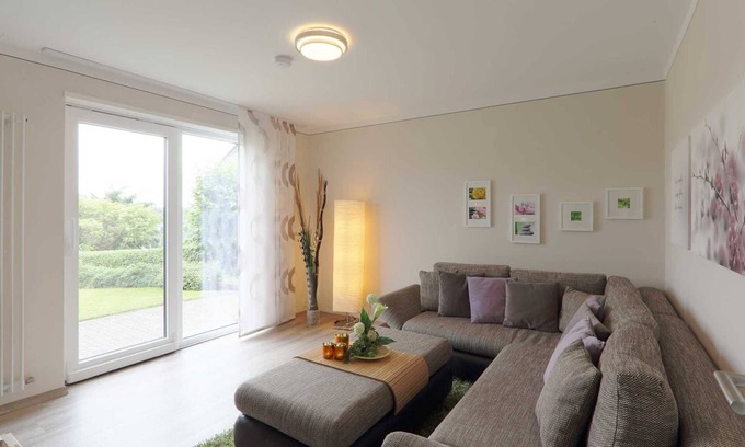 Schalkenmehren Apartment | Cozy Apartment Welcome with Scenic Lake View and Amenities