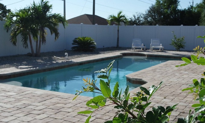 Cape Coral Apartment | Discover Florida Sun: Pet-Friendly Stay with Great Amenities