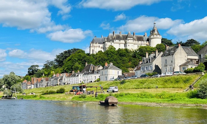 Chaumont-sur-Loire Apartment | Apartment with splendid view of the Loire River and Chaumont sur Loire castle