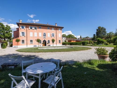 Strassoldo Apartment | Family-Friendly Stay at Apartment Winery Villa Vitas
