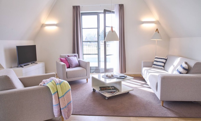 Stolpe auf Usedom Apartment | Relax in Johann Mattheson 21: Balcony Apartment Getaway