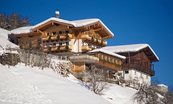 Zell am See Cabin | Comfortable 2-Bedroom Apartment at Pfefferbauer, Jausenstation