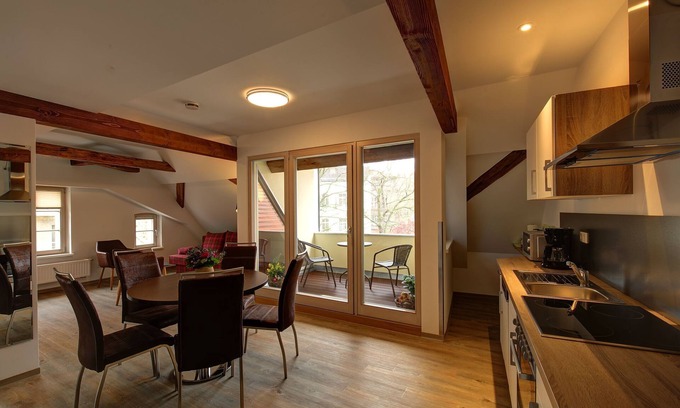 Altstadt Apartment | Experience a Roof Terrace Retreat in Historic Görlitz