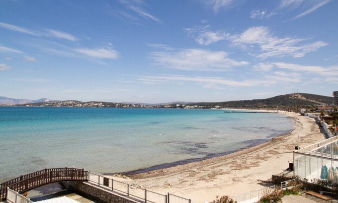 Ilica Apartment | Scenic Apartment with Beach View and Family-Friendly Amenities