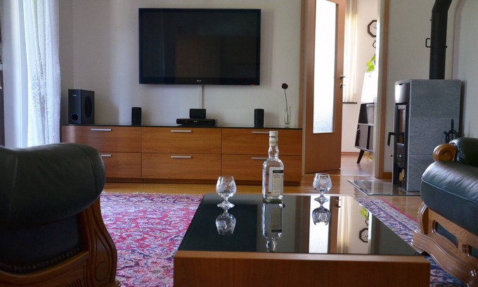 Bled House | Cozy Apartment with Balcony & Pool Access