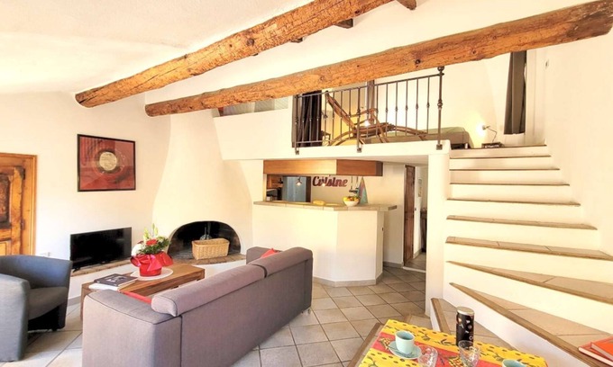Old Town Apartment | Character-Filled 2-Bedroom Apartment with Terrace in Old Nice