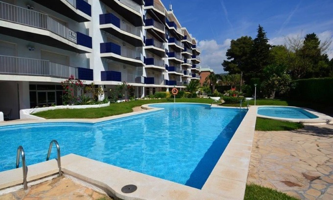 El Roc de Sant Gaieta Apartment | Family-Friendly Apartment with Pool and Playground Access