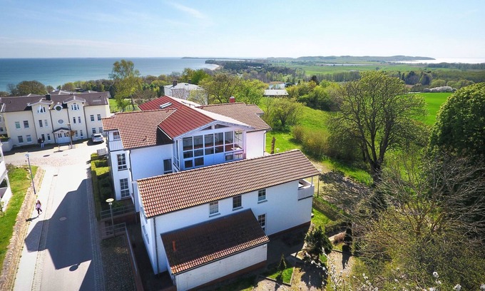 Gohren Apartment | Elegant Oceanfront Apartment with Terrace & Pool Access