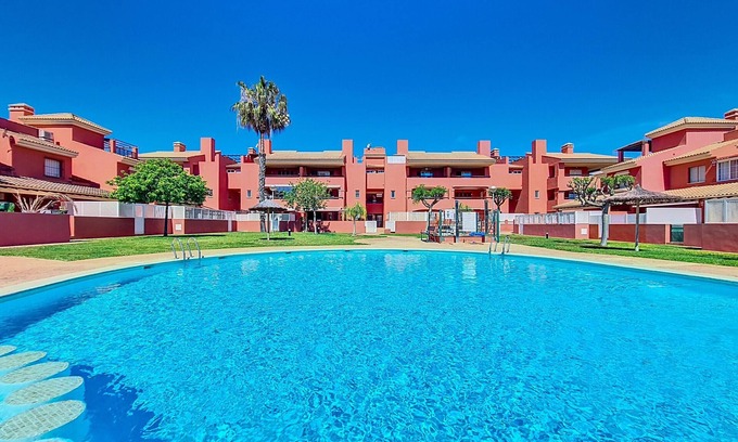 Mar de Cristal Apartment | Albatros Playa 1: Family-Friendly Retreat with Pool & Spa