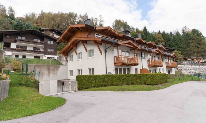 Kaprun Apartment | Year-Round Mountain Retreat with Skiing and Spa Amenities