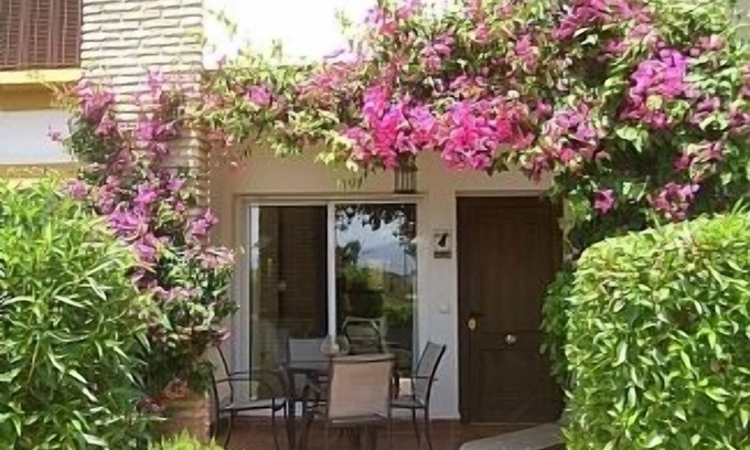 Vera Apartment | Relaxing Apartment with Free WIFI & Shared Pools Await