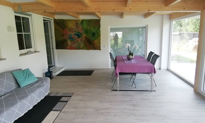 Bad Waldsee Apartment | Garden Apartment Retreat for Two with Kitchen & Breakfast