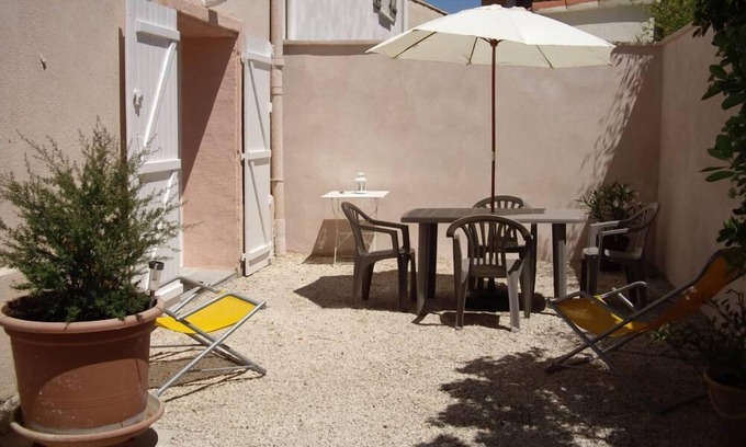 8th Arrondissement Apartment | Seaside Apartment with Garden and Pool - Rated 9.8/10