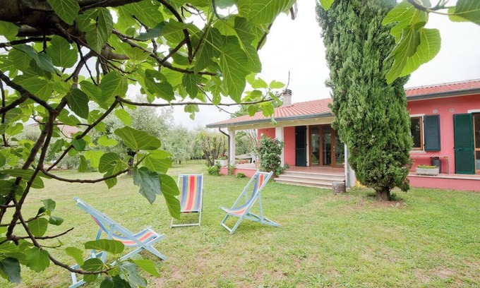 Borghetto-melara Apartment | Apartment with garden near the sea(two doubles)