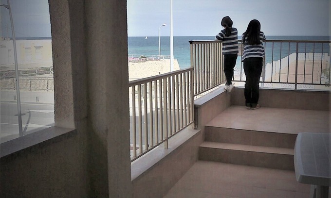 Torre de la Horadada Apartment | Seaside Apartment with Spacious Terrace Near the Beach
