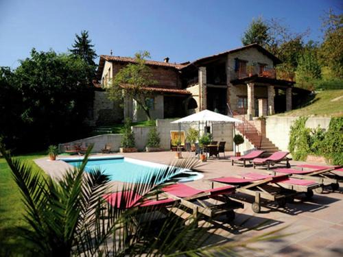 Bastia Mondovi House | Exclusive Apartment with Pool and Covered Terrace Retreat