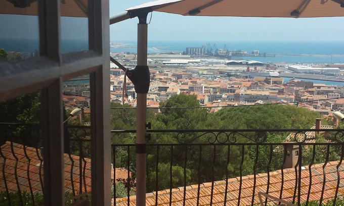 Sete Apartment | Oceanfront Apartment with Spectacular Views Near Downtown Sète